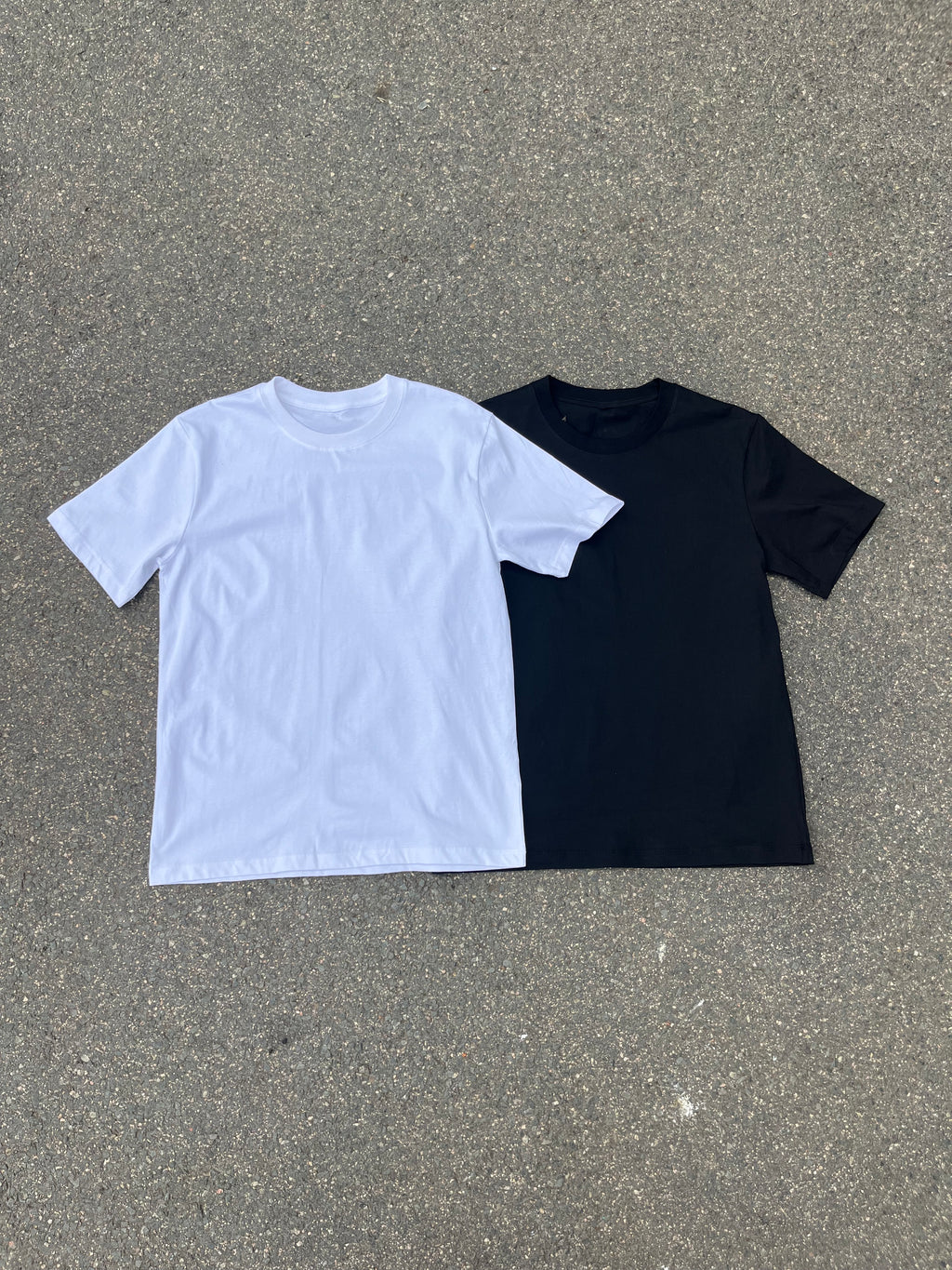 Short Sleeve Regular Midweight T-shirt : Black